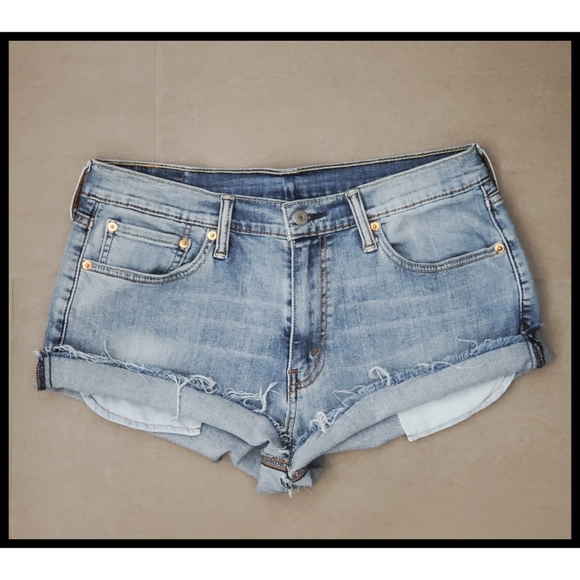 Levi's 541 Cutoff Boyfriend Denim Jean Shorts 32